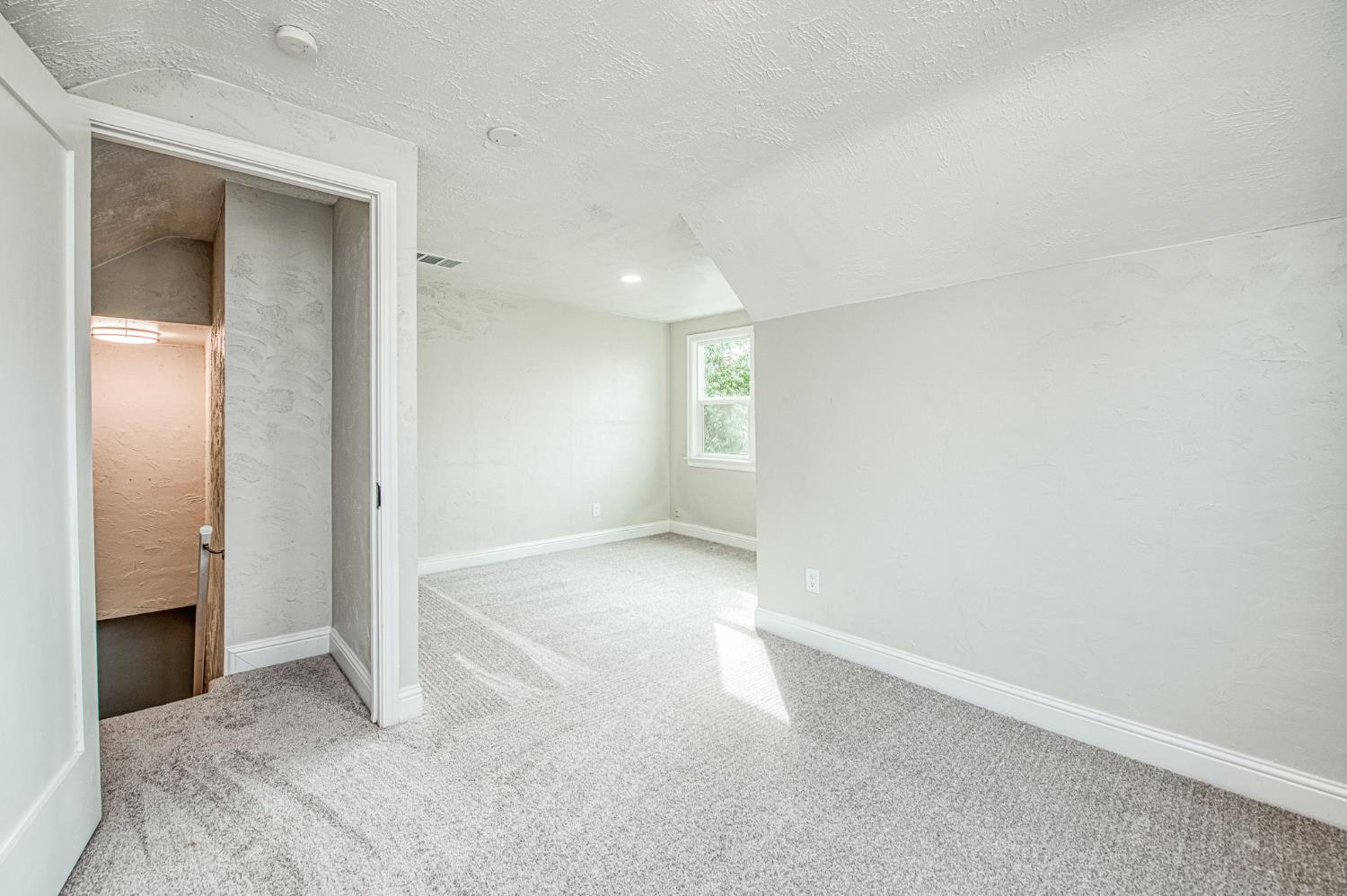 4345 E Iowa Ave, Fresno, CA 93702