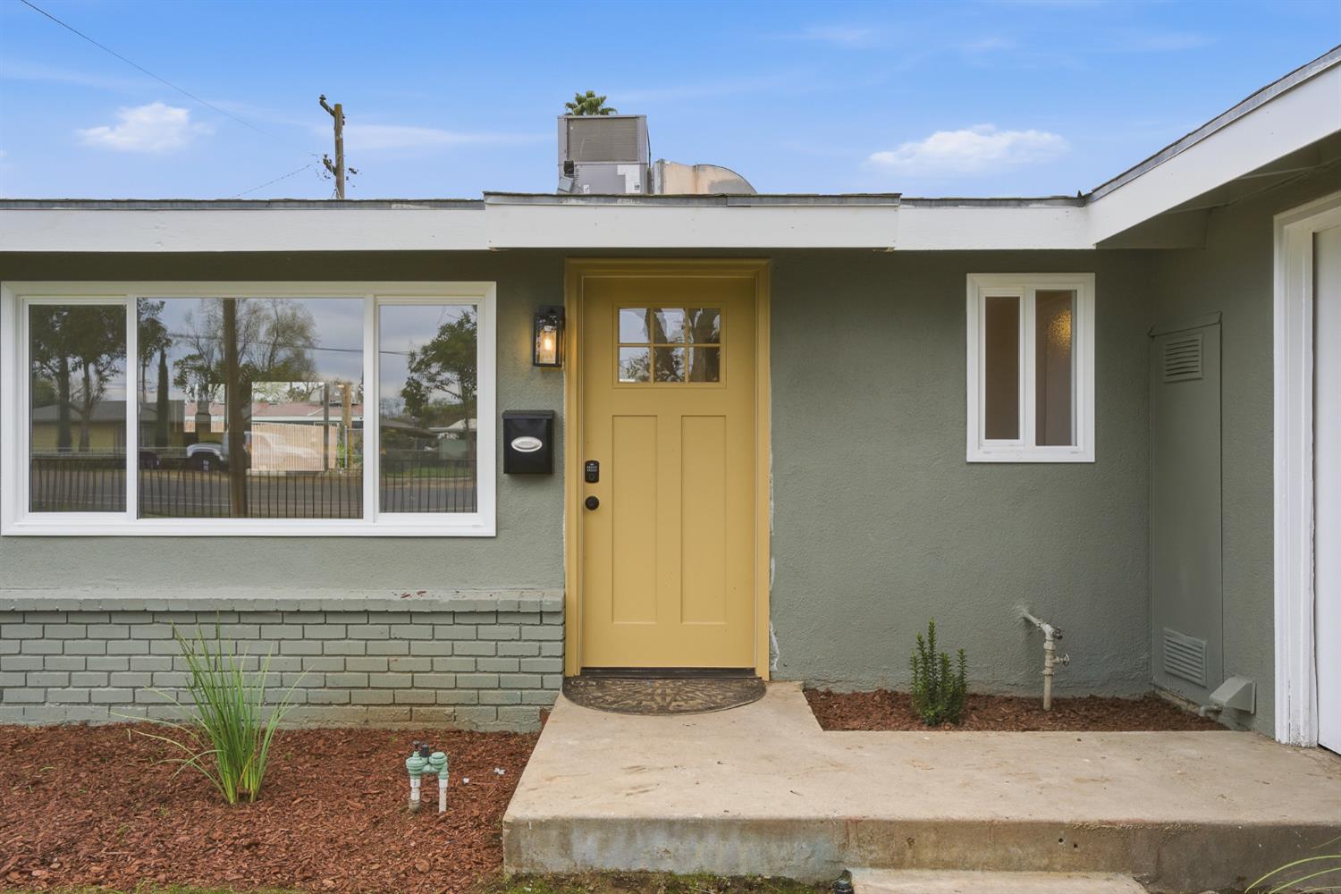 1150 E Jensen Ave, Fresno, CA 93706