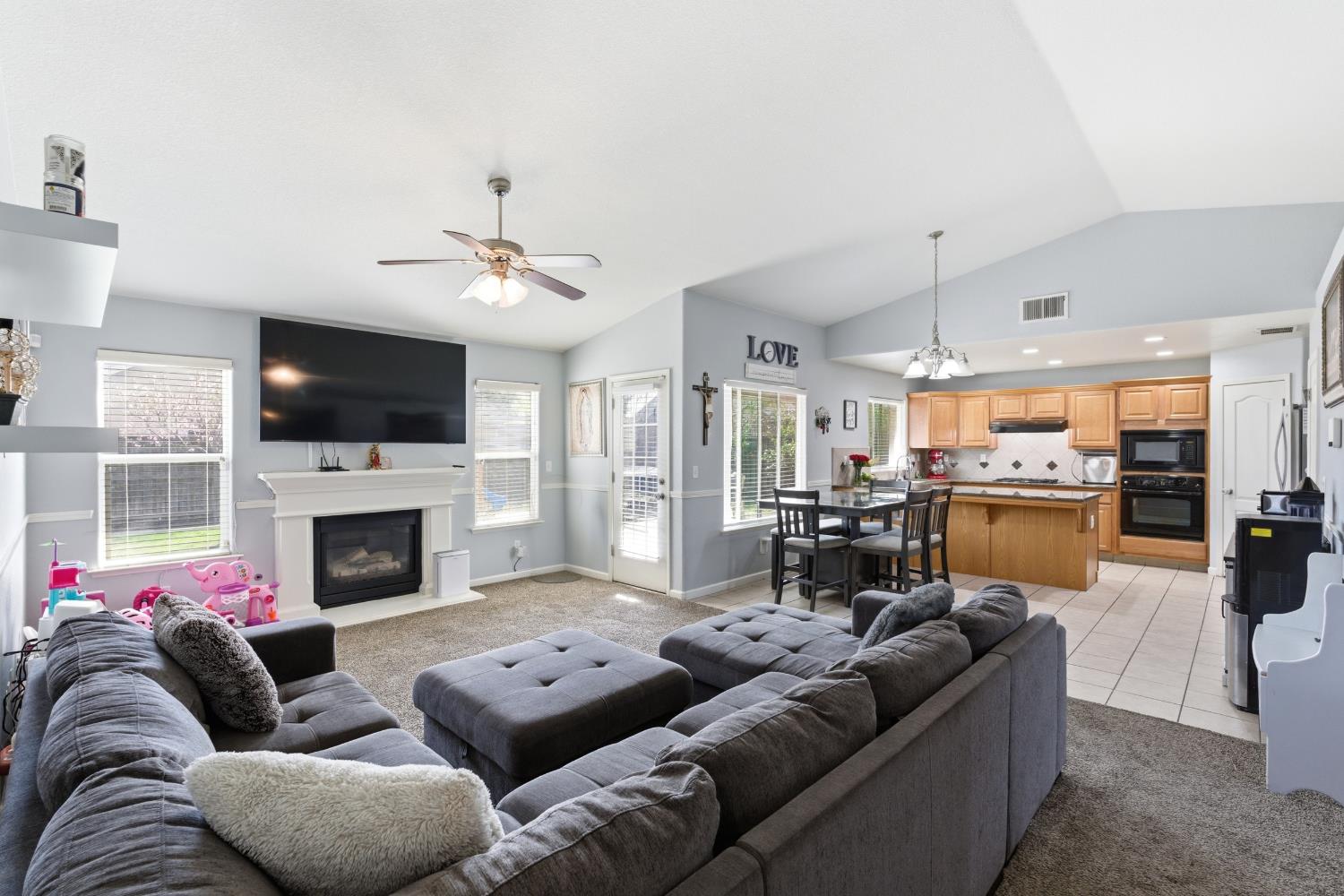 1116 Liberation Way, Lemoore, CA 93245