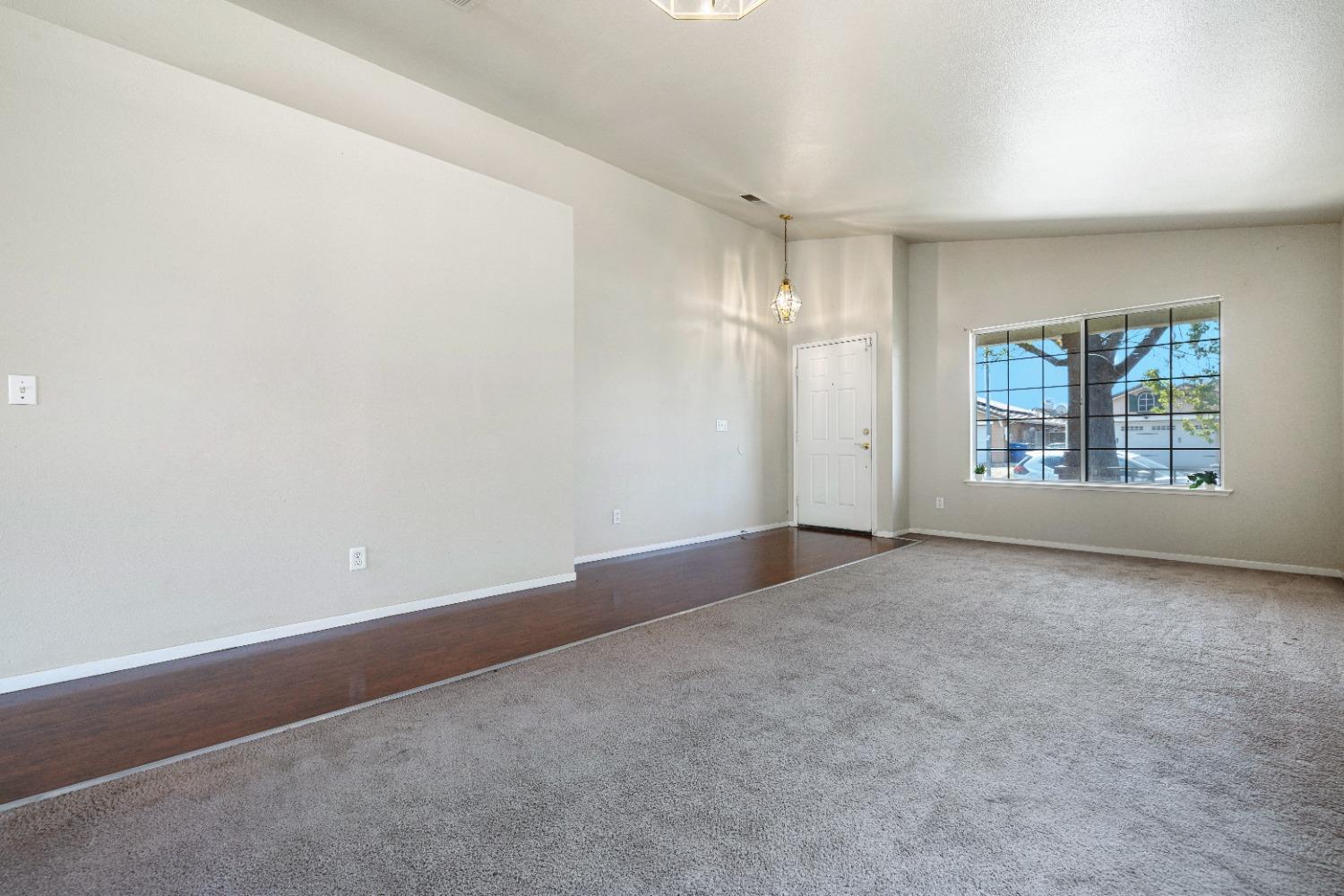 5634 W Donner Ave, Fresno, CA 93722