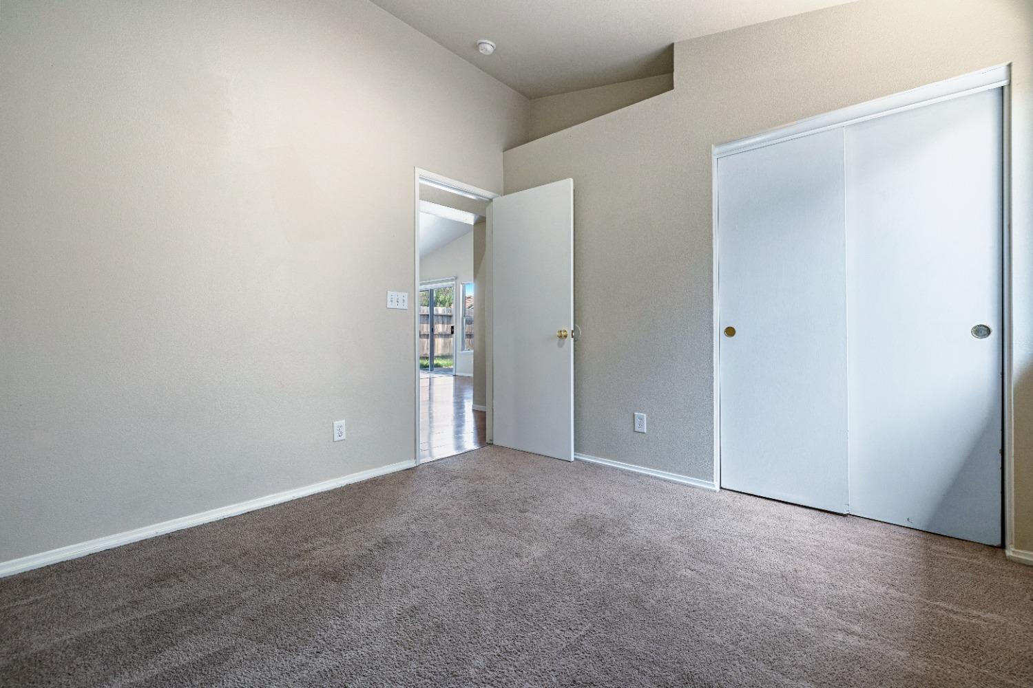 5634 W Donner Ave, Fresno, CA 93722