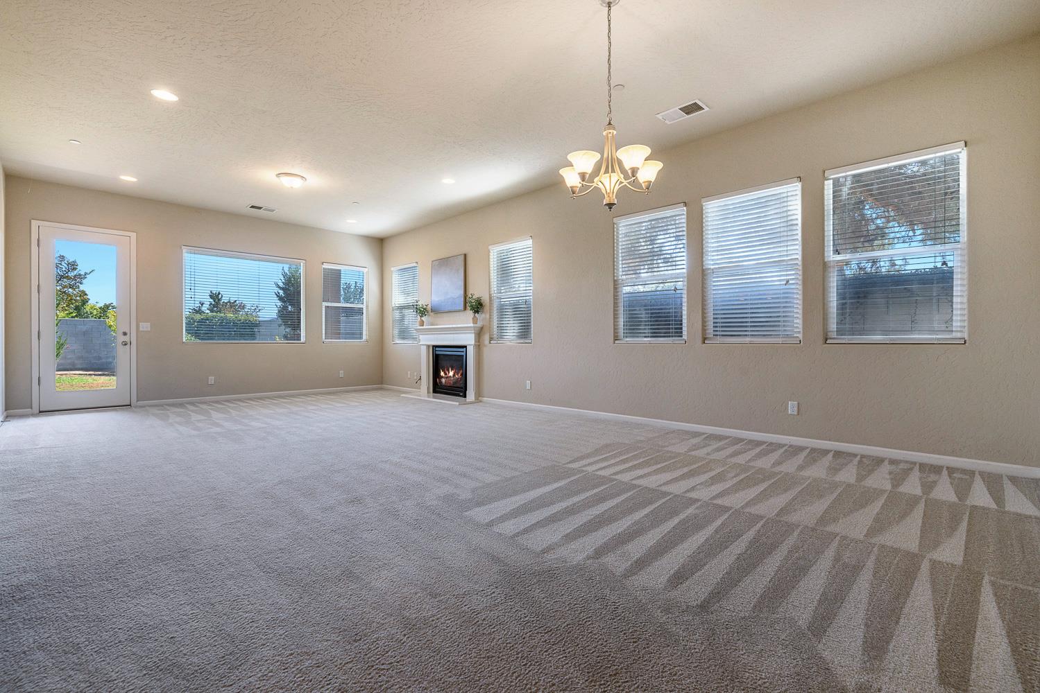 10612 N Dearing Ave, Fresno, CA 93730