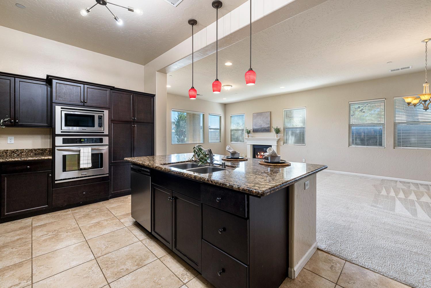 10612 N Dearing Ave, Fresno, CA 93730