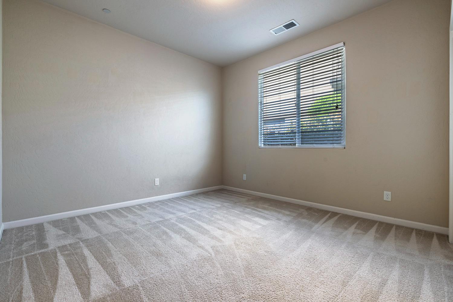 10612 N Dearing Ave, Fresno, CA 93730