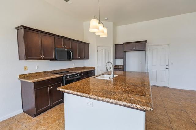 1043 La Jolla Ave, Clovis, CA 93619