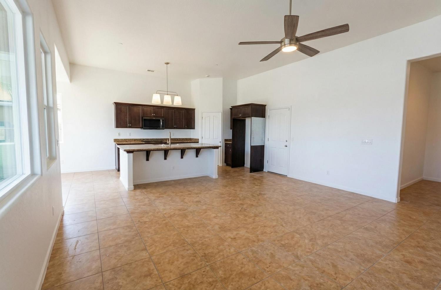 1043 La Jolla Ave, Clovis, CA 93619