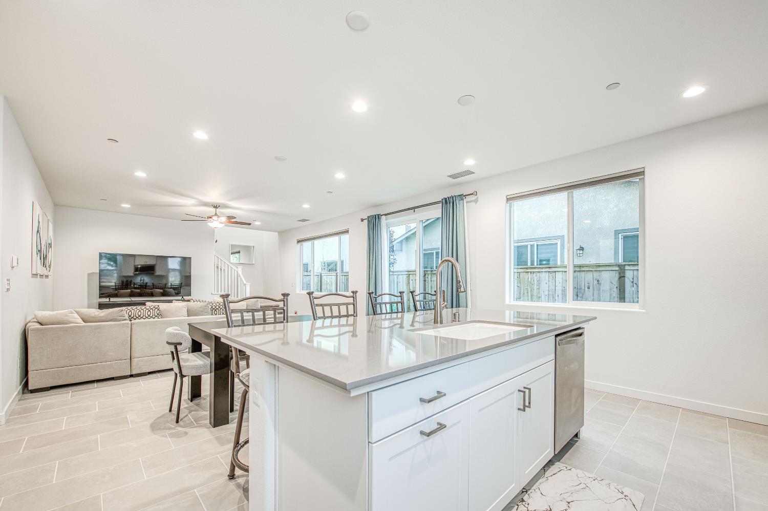 849 Livio Way, Madera, CA 93636