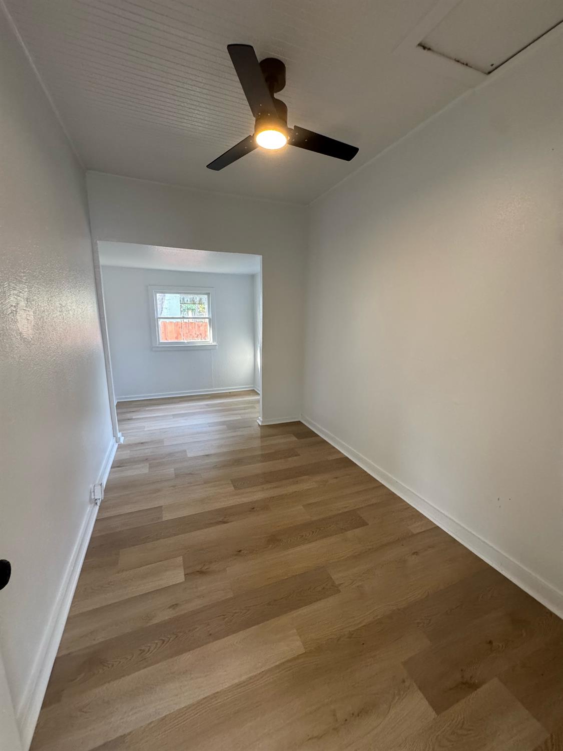 159 S I, Dinuba, CA 93618