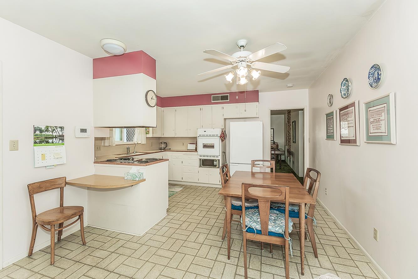 1416 S Church Ave, Reedley, CA 93654