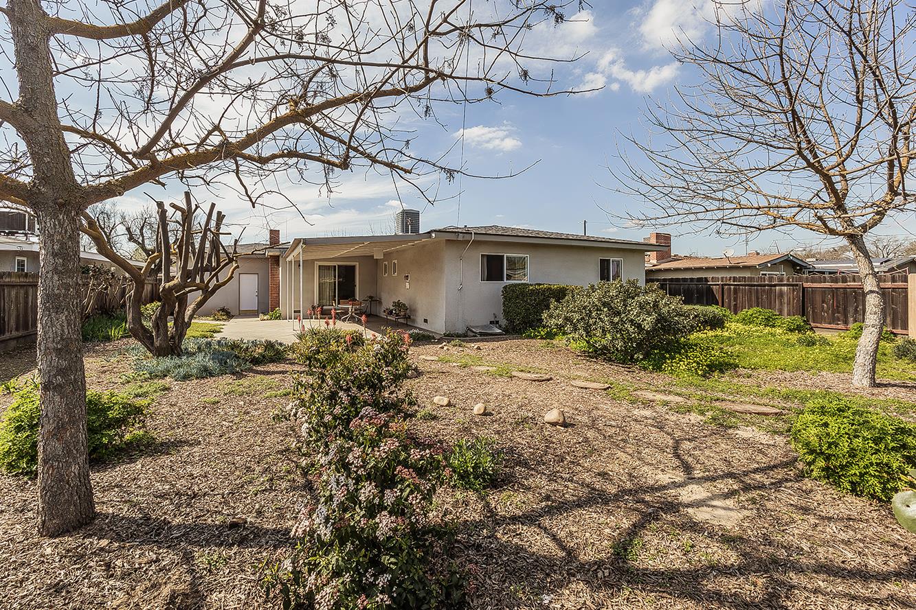 1416 S Church Ave, Reedley, CA 93654