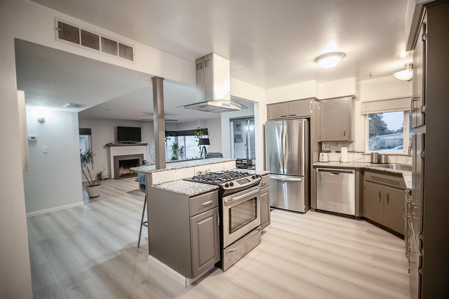 1447 W Normal Ave, Fresno, CA 93705