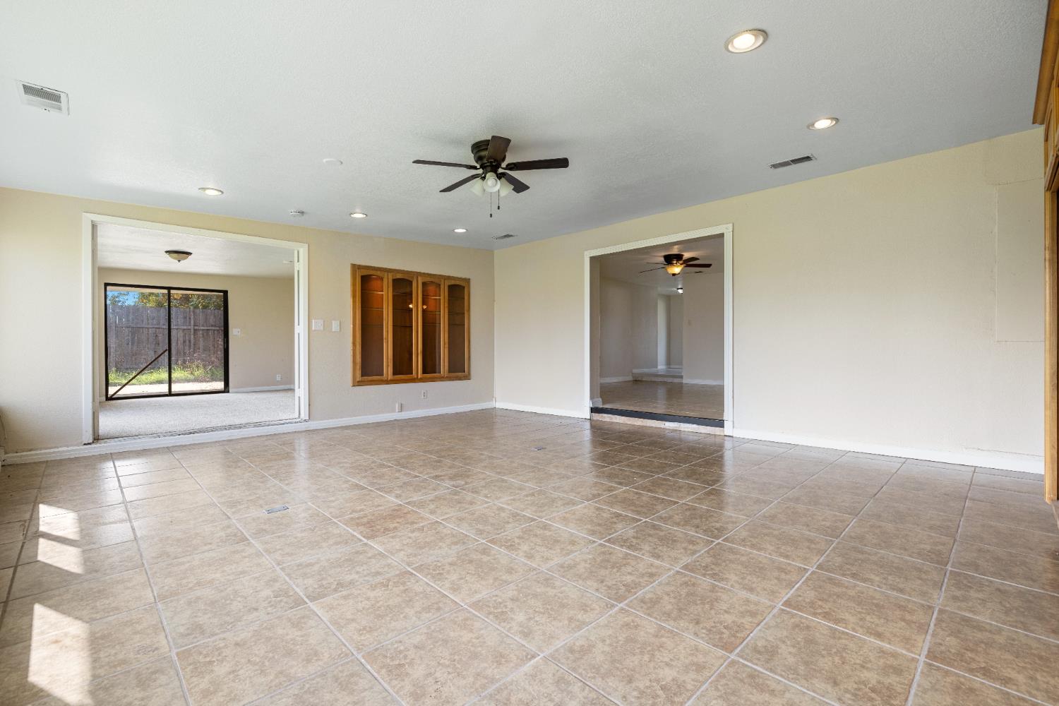 4666 N Zediker Ave, Sanger, CA 93657