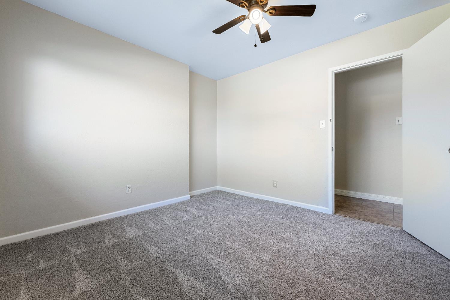 4666 N Zediker Ave, Sanger, CA 93657