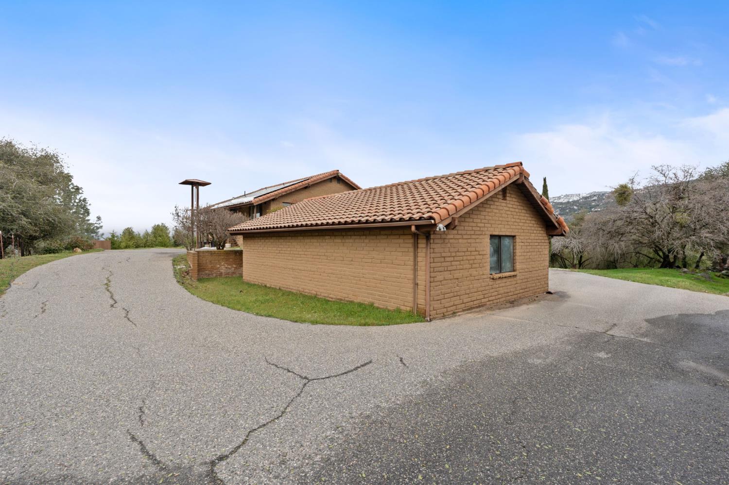 35085 Auberry Rd, Auberry, CA 93602