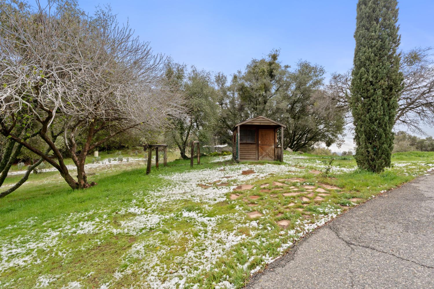 35085 Auberry Rd, Auberry, CA 93602