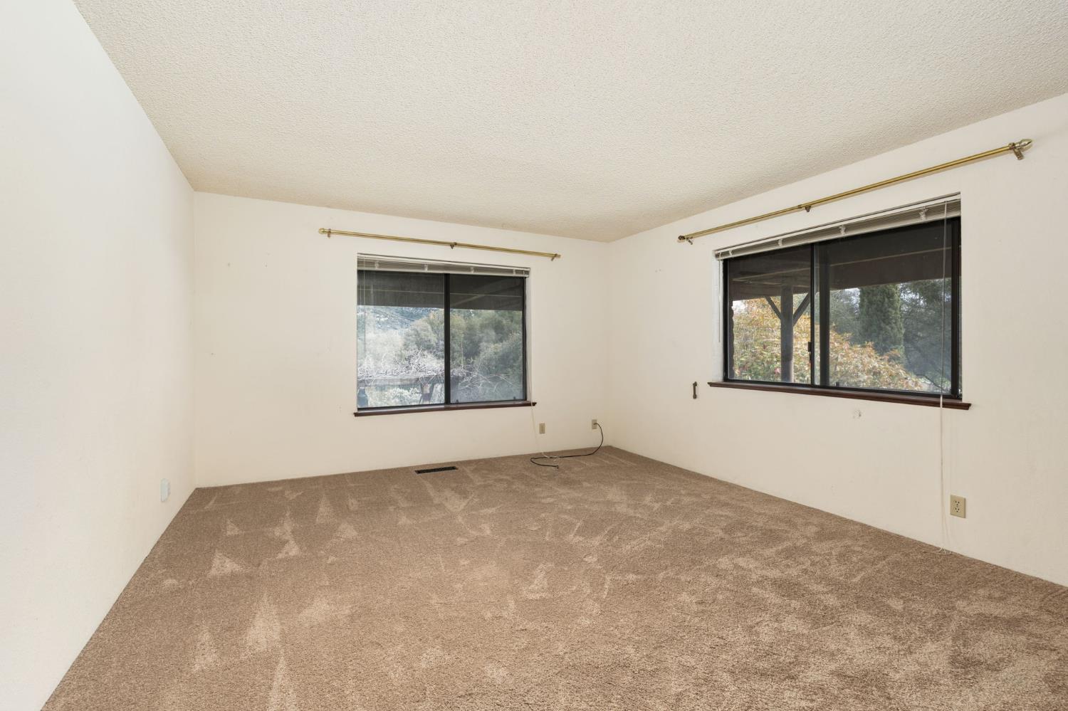 35085 Auberry Rd, Auberry, CA 93602