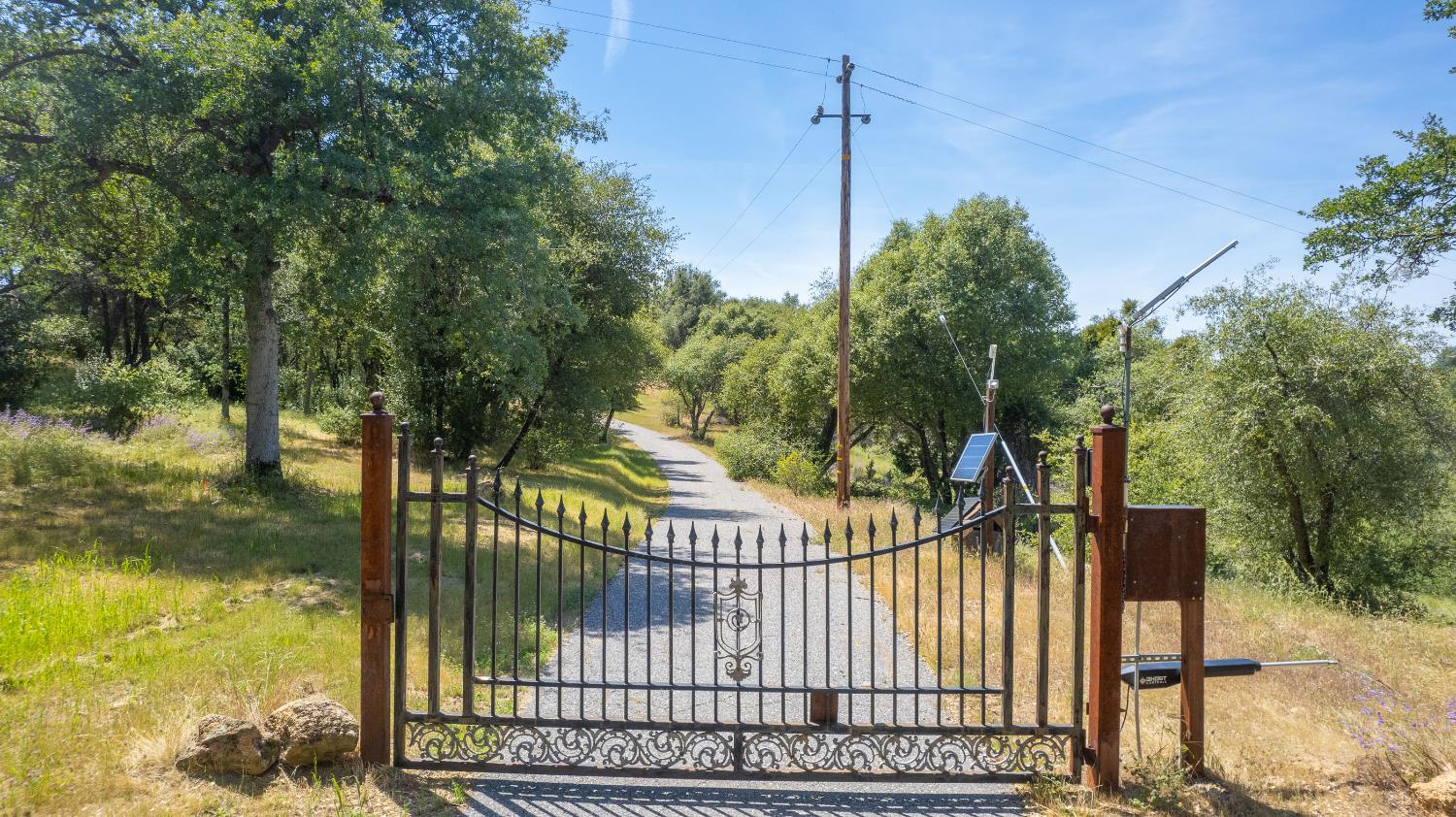 35085 Auberry Rd, Auberry, CA 93602
