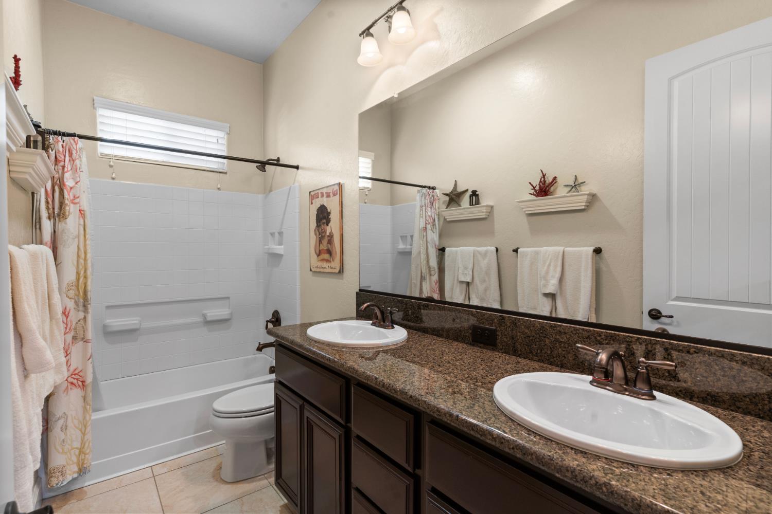 2885 Blackwood Ave, Clovis, CA 93619