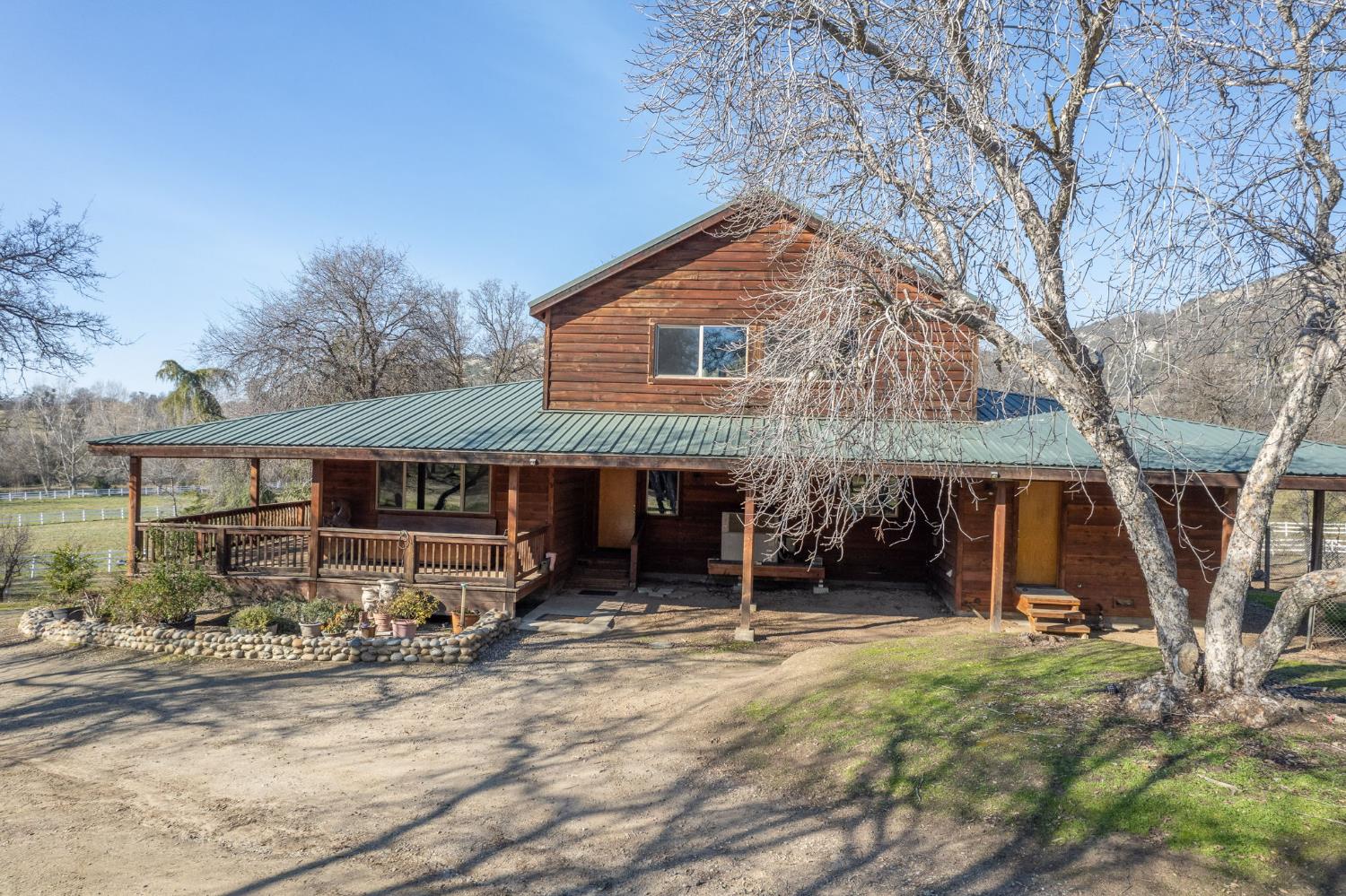 36039 Cranmore Ln, Auberry, CA 93602