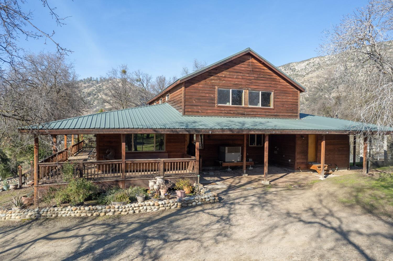 36039 Cranmore Ln, Auberry, CA 93602