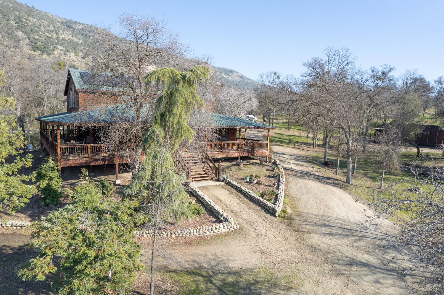 36039 Cranmore Ln, Auberry, CA 93602