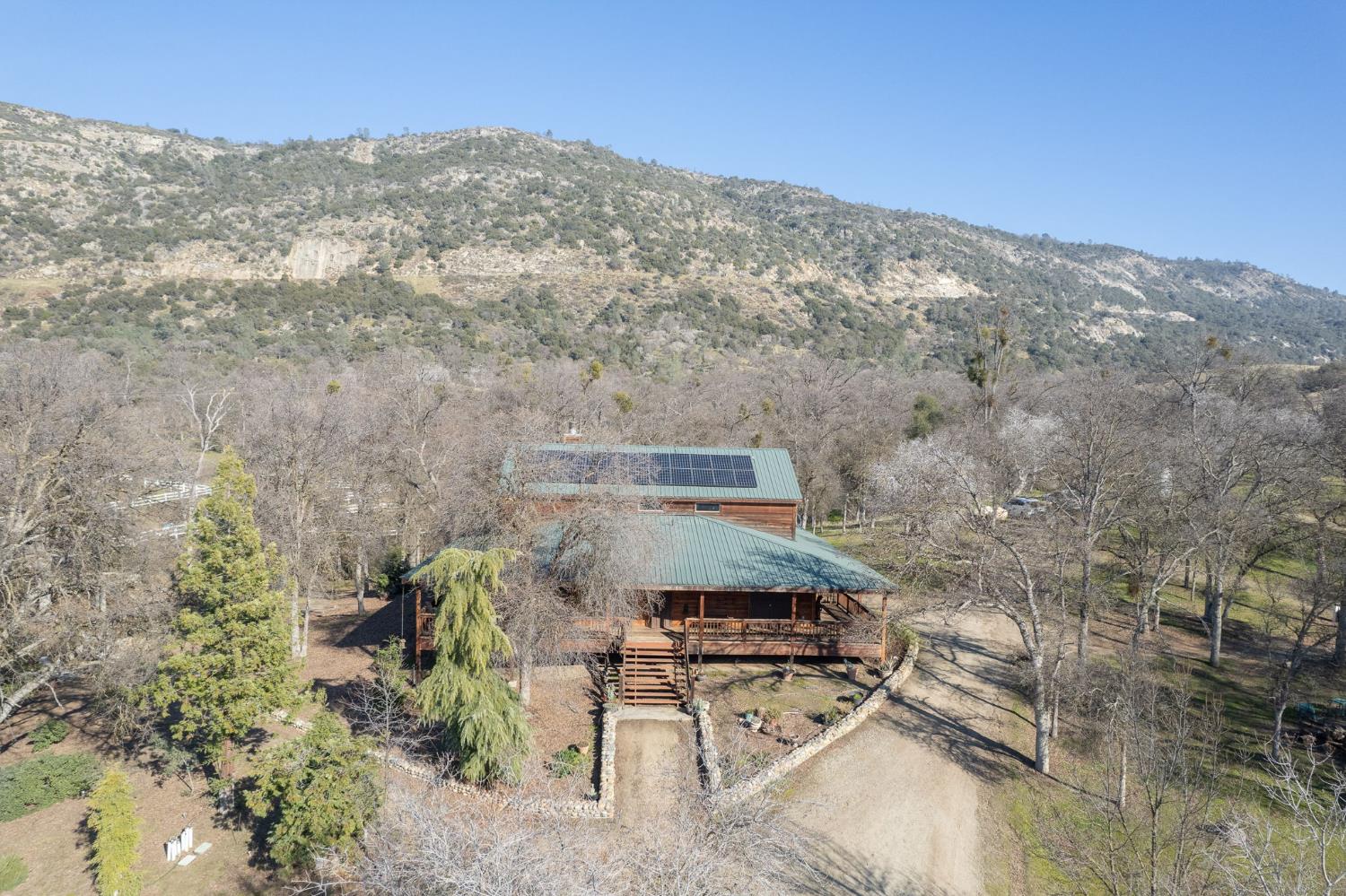 36039 Cranmore Ln, Auberry, CA 93602