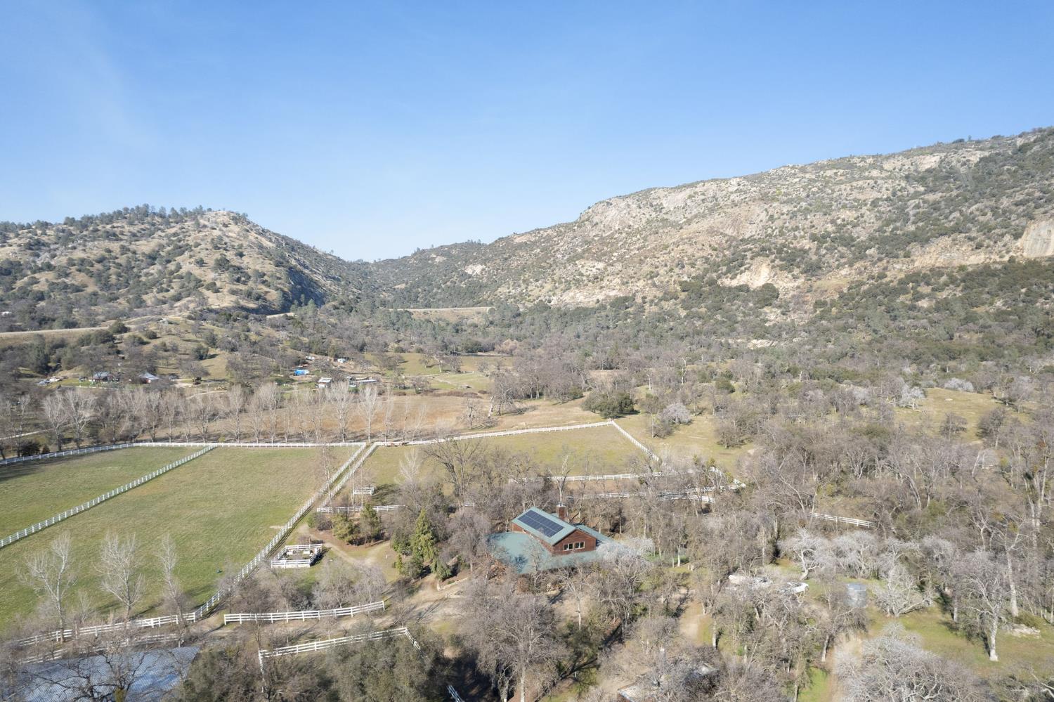36039 Cranmore Ln, Auberry, CA 93602