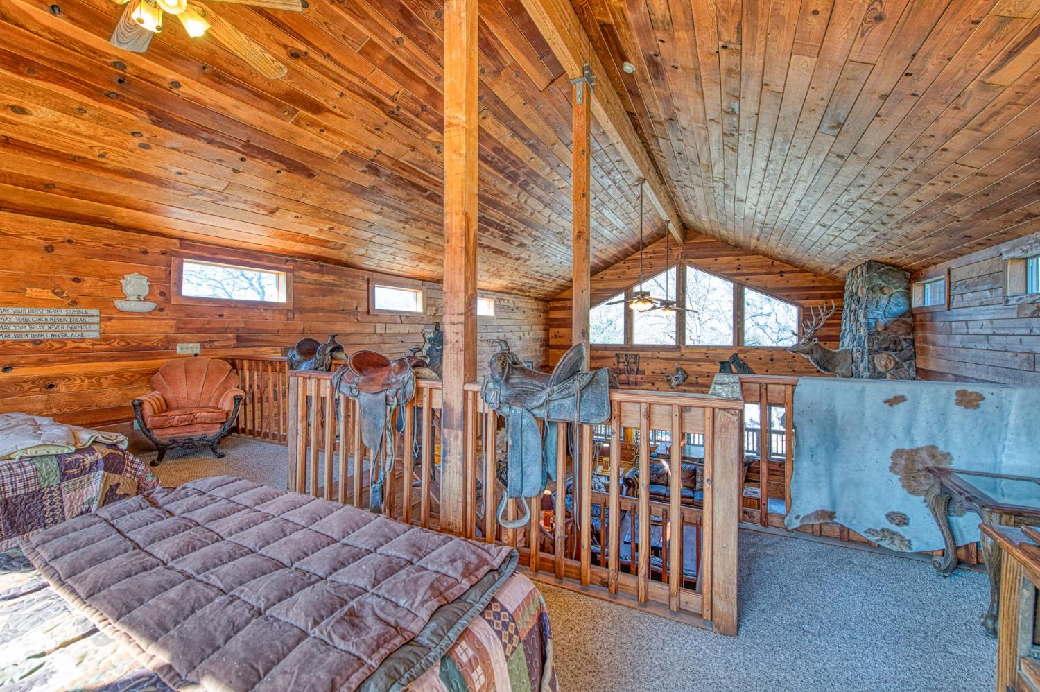 36039 Cranmore Ln, Auberry, CA 93602