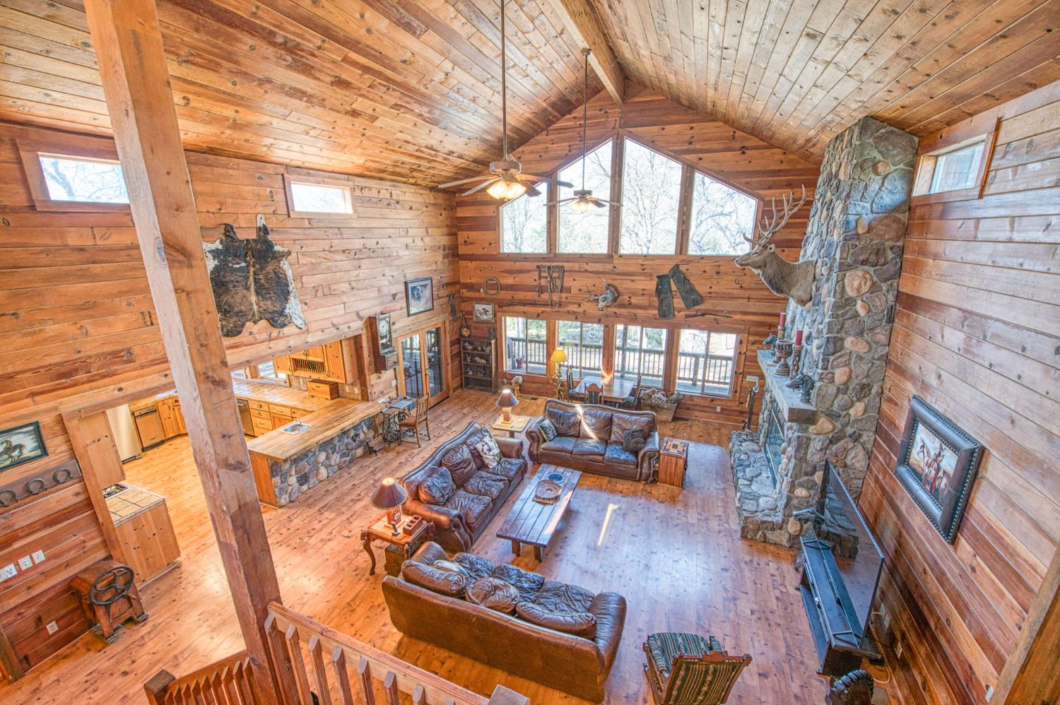 36039 Cranmore Ln, Auberry, CA 93602