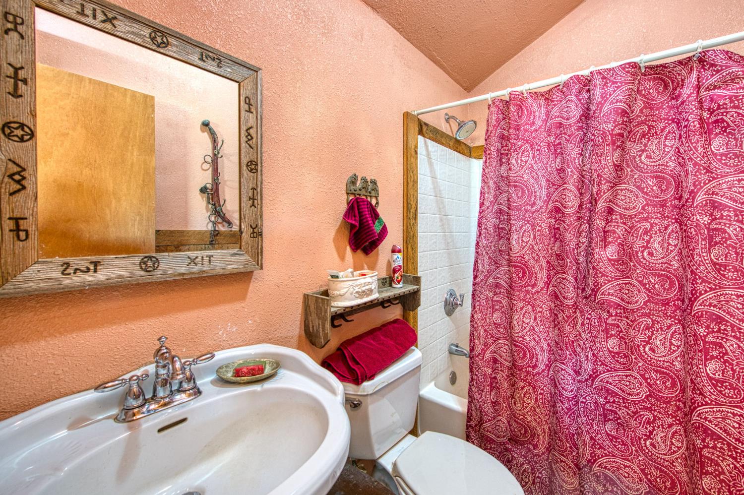 36039 Cranmore Ln, Auberry, CA 93602