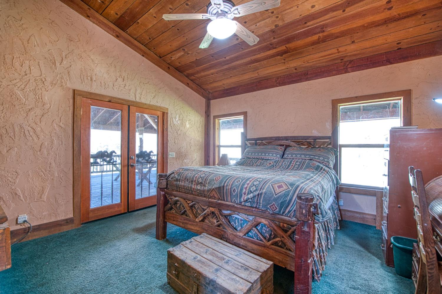 36039 Cranmore Ln, Auberry, CA 93602