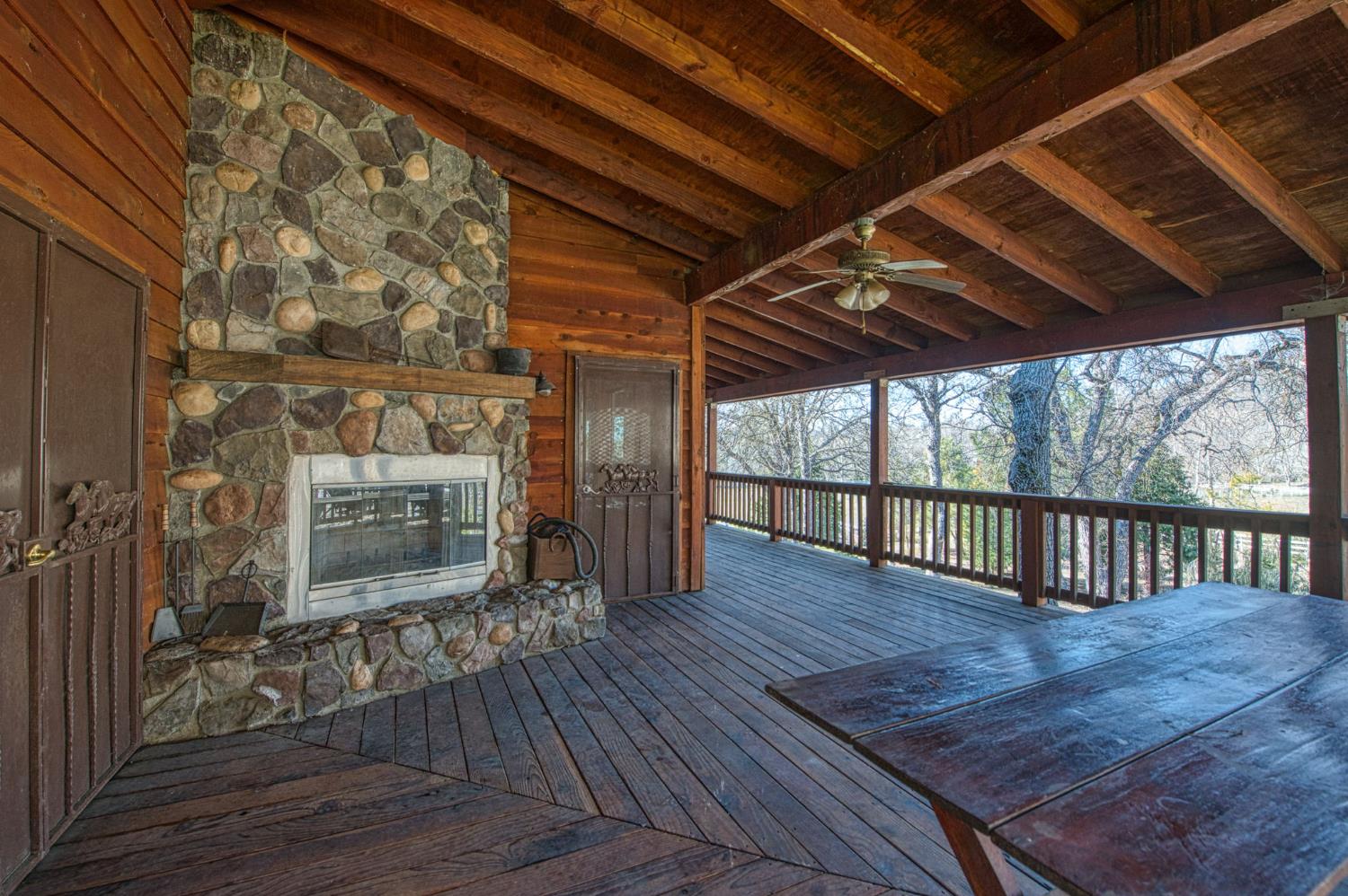 36039 Cranmore Ln, Auberry, CA 93602