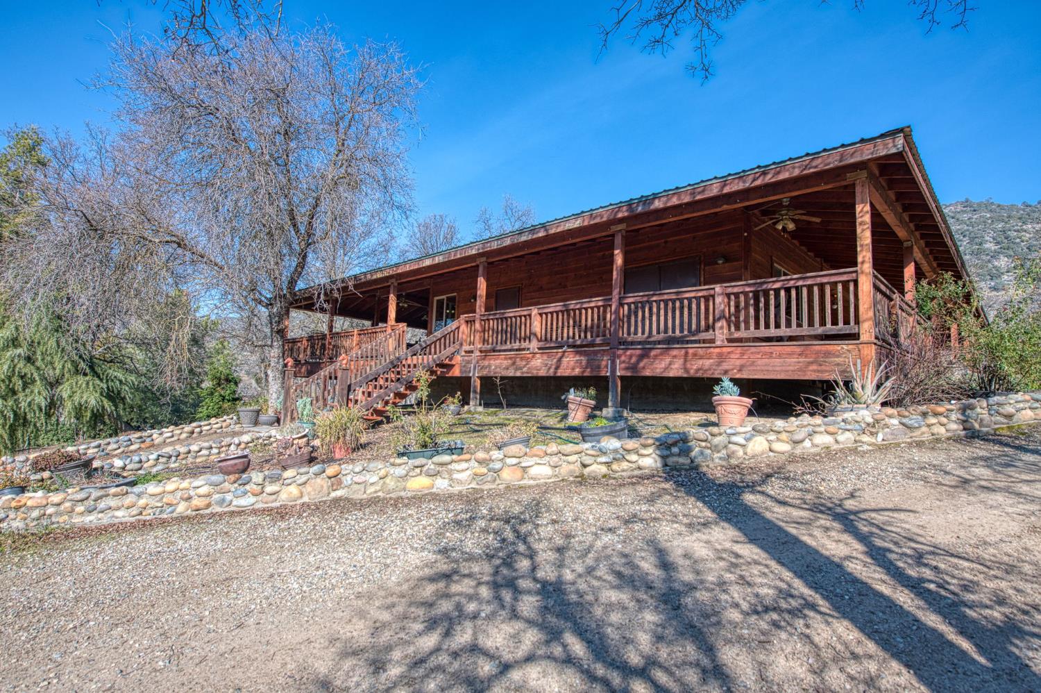 36039 Cranmore Ln, Auberry, CA 93602