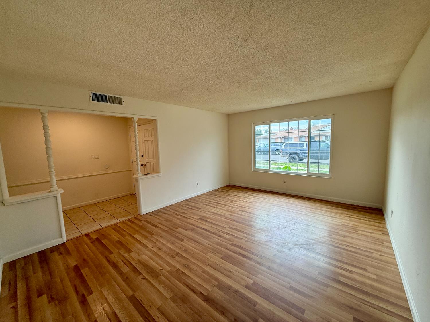 4382 N Crystal Ave, Fresno, CA 93705