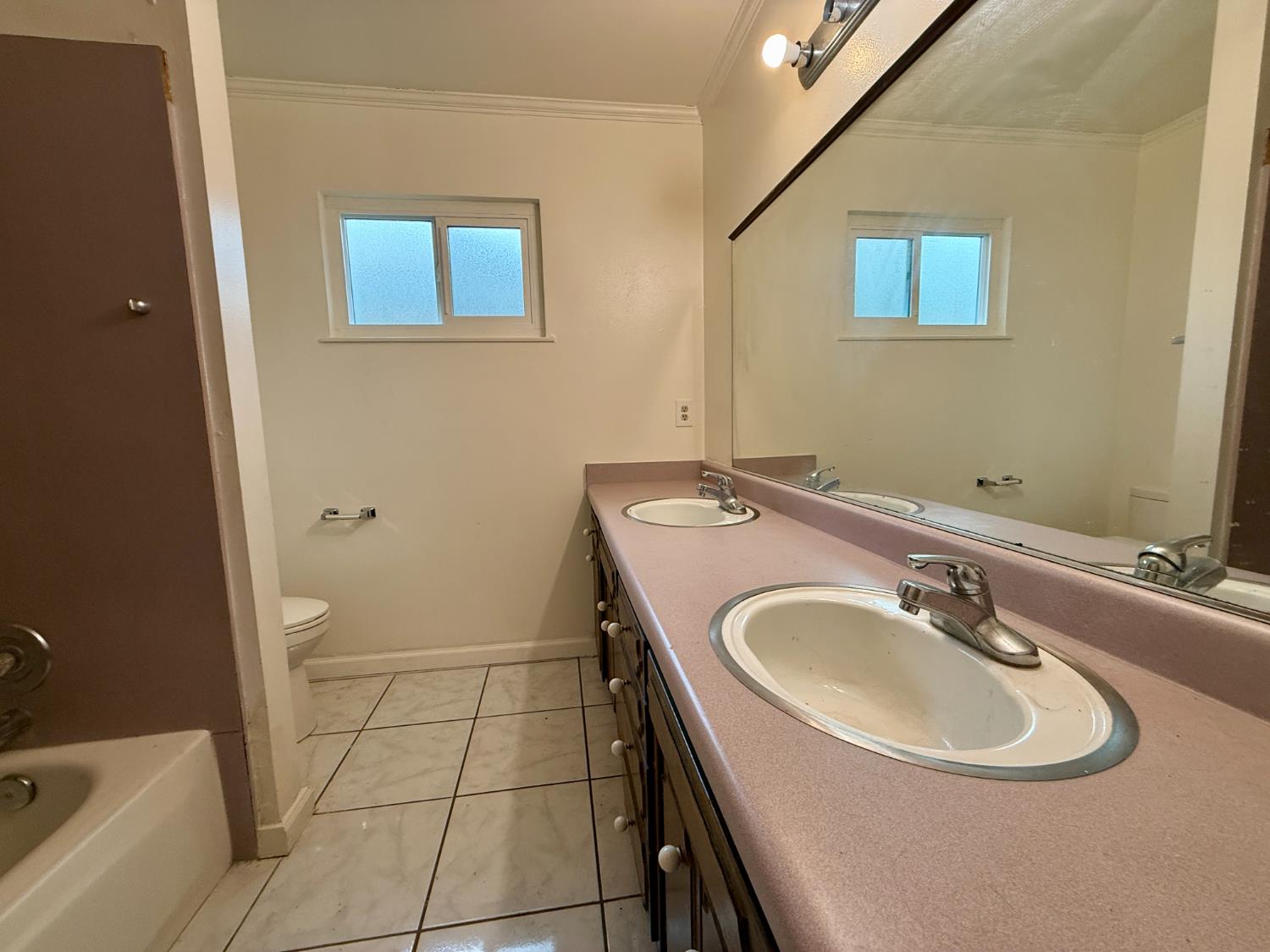 4382 N Crystal Ave, Fresno, CA 93705