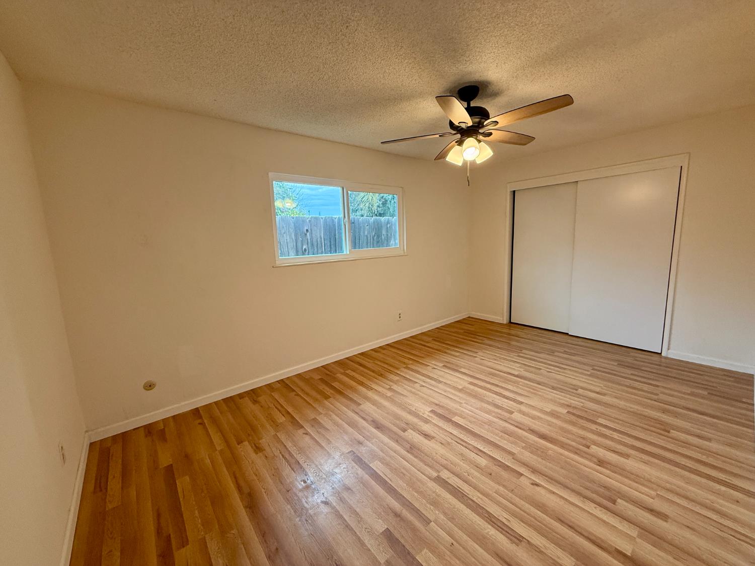 4382 N Crystal Ave, Fresno, CA 93705