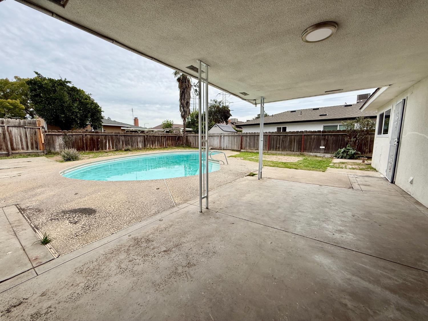 4382 N Crystal Ave, Fresno, CA 93705