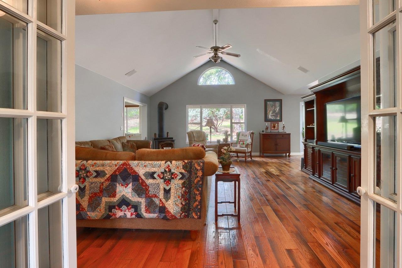 36328 Finegold Creek Dr, North Fork, CA 93643