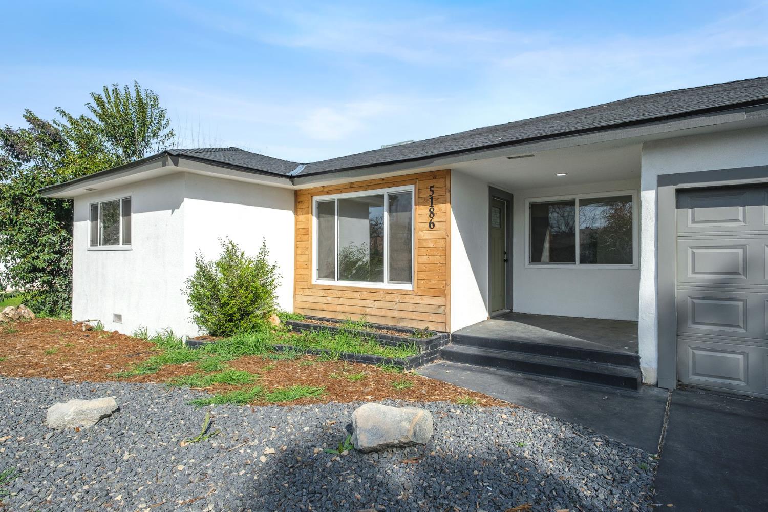 5186 N Callisch Ave, Fresno, CA 93710