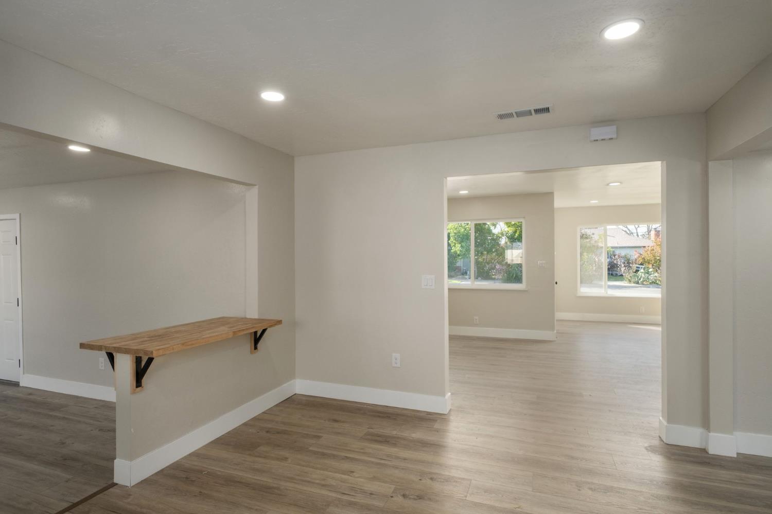 5186 N Callisch Ave, Fresno, CA 93710