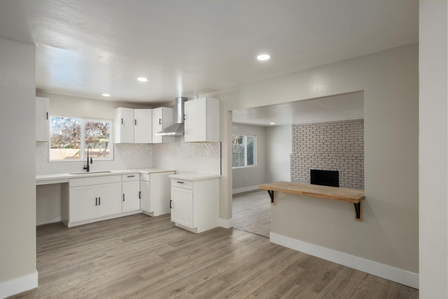 5186 N Callisch Ave, Fresno, CA 93710