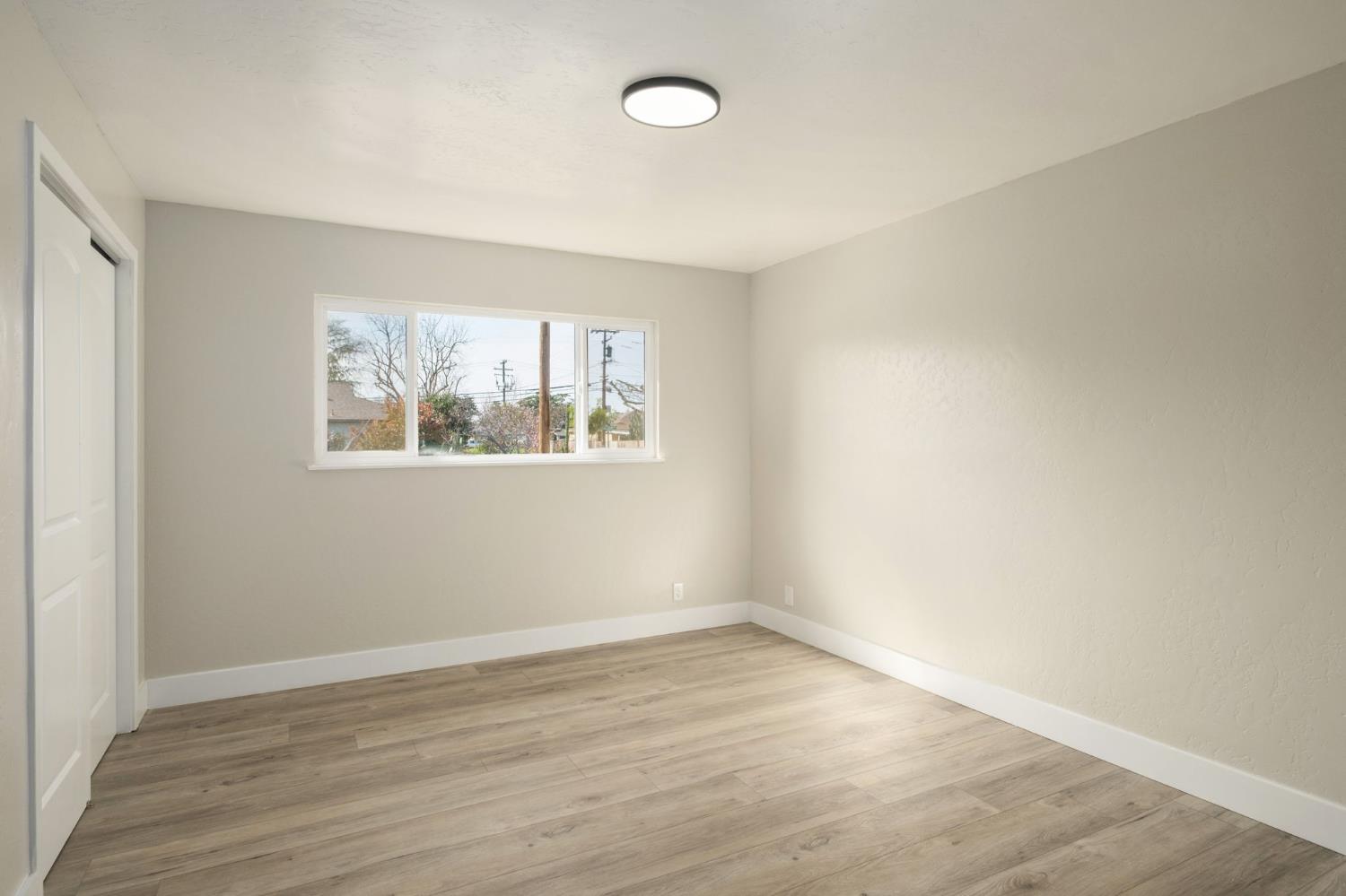 5186 N Callisch Ave, Fresno, CA 93710