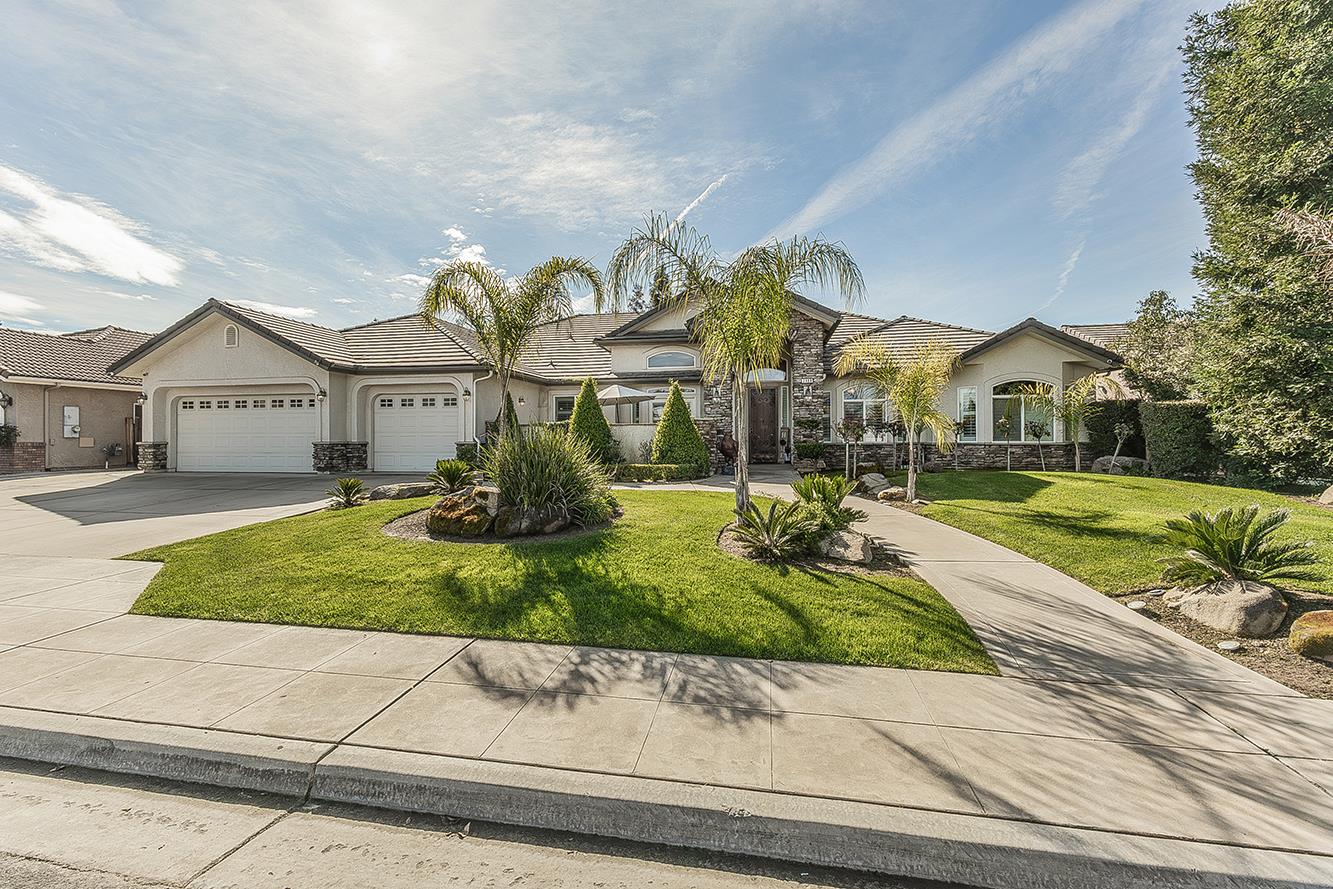 2888 Ashcroft Ave, Clovis, CA 93611