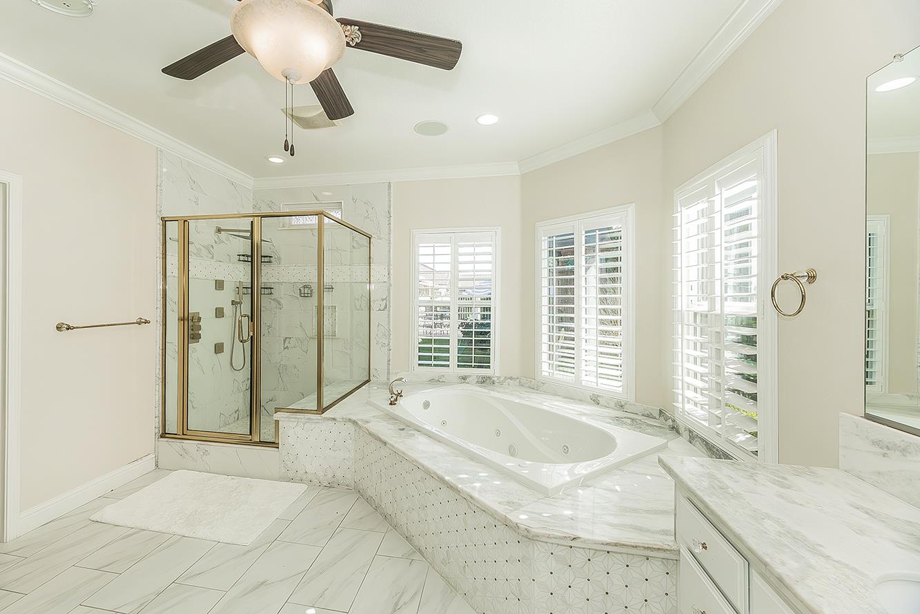 2888 Ashcroft Ave, Clovis, CA 93611