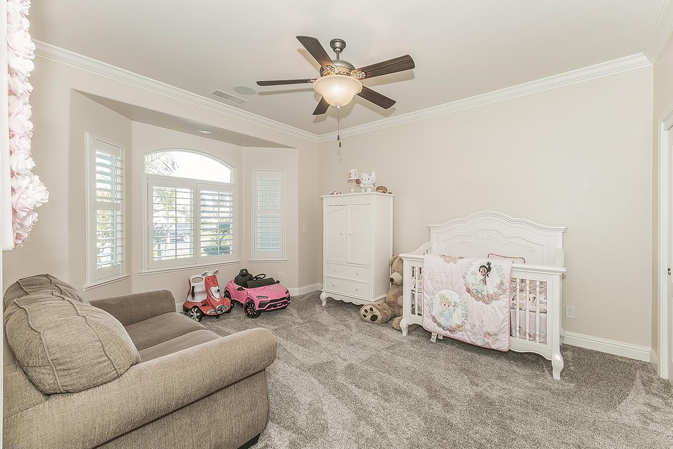 2888 Ashcroft Ave, Clovis, CA 93611