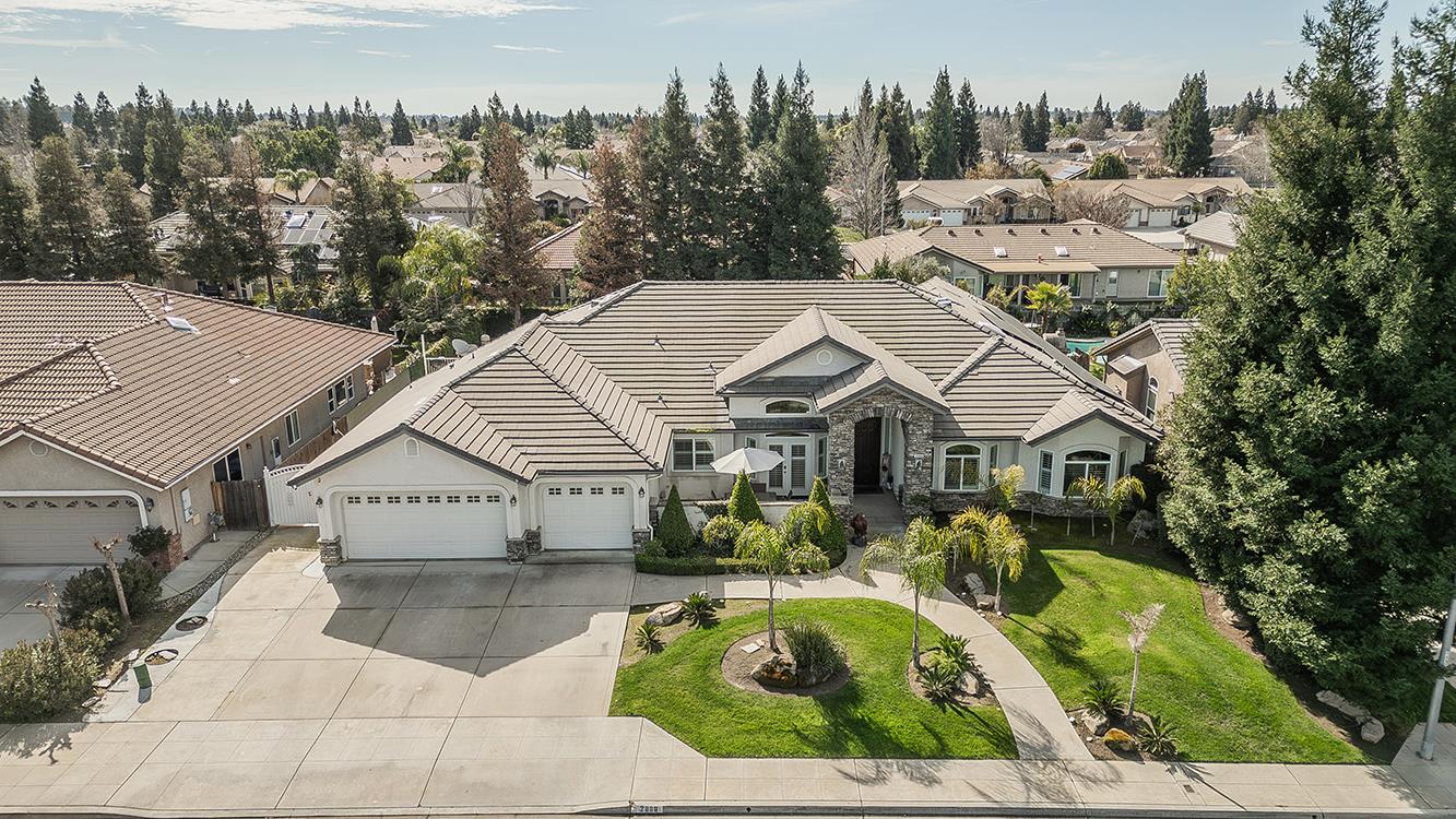 2888 Ashcroft Ave, Clovis, CA 93611