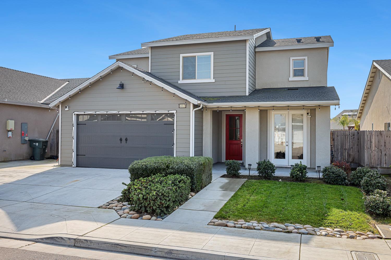 6883 E Robinson Ave, Fresno, CA 93727
