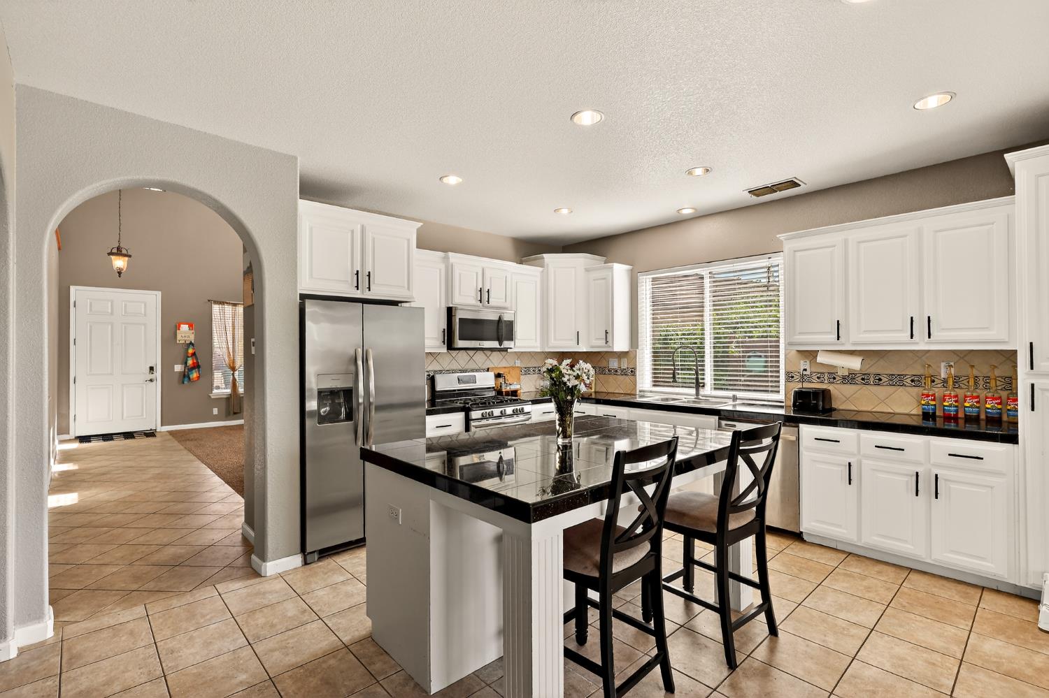 11437 Mirage Dr, Chowchilla, CA 93610