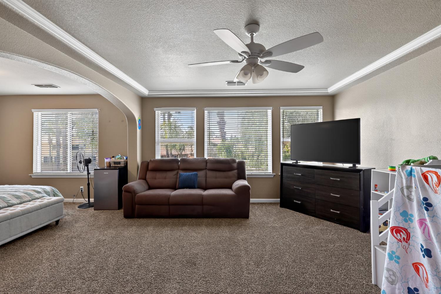 11437 Mirage Dr, Chowchilla, CA 93610