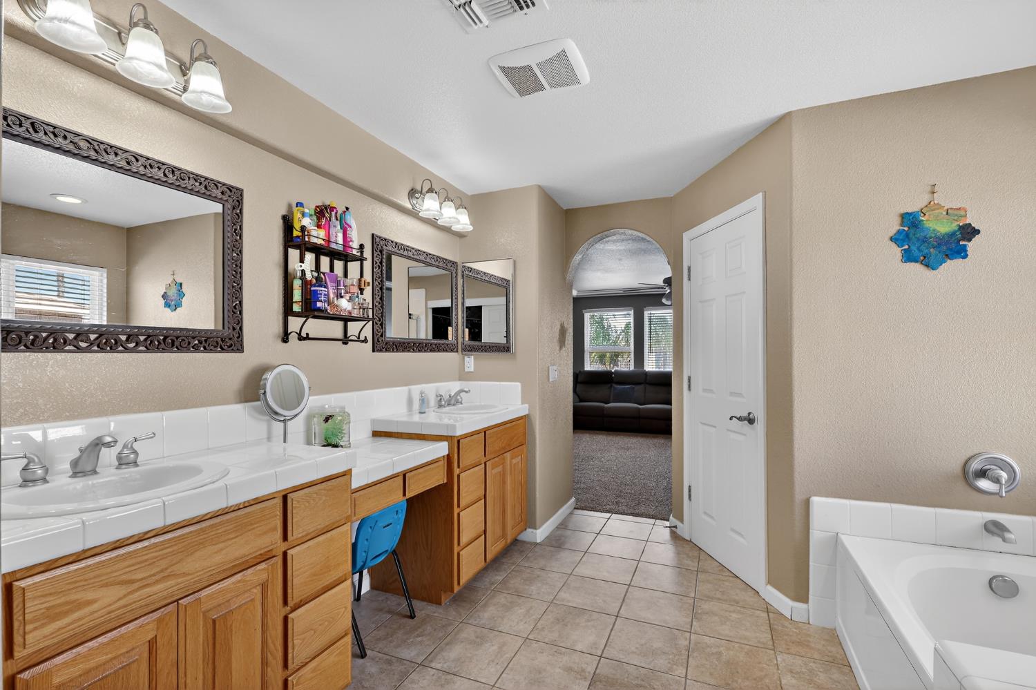 11437 Mirage Dr, Chowchilla, CA 93610